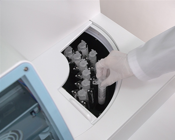 自動開閉キャップ＆保冷機能