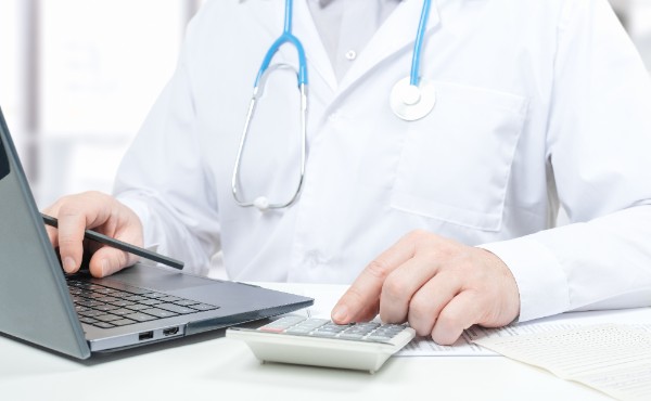 レセコンメーカーの選び方をシェア・種類別に解説