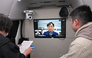 Online health consultation with a Teladoc HEALTH-equipped MaaS vehicle